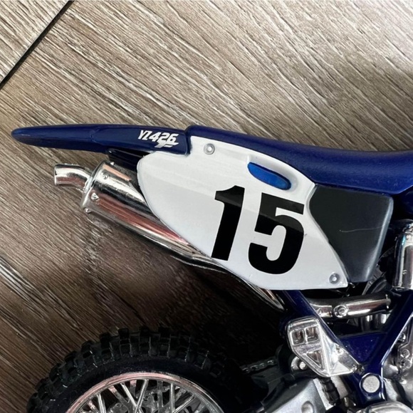 New-Ray Toys RoadRider Collection Yamaha YZ 426F Motocross Motorcycle 1:12 - Picture 5 of 10
